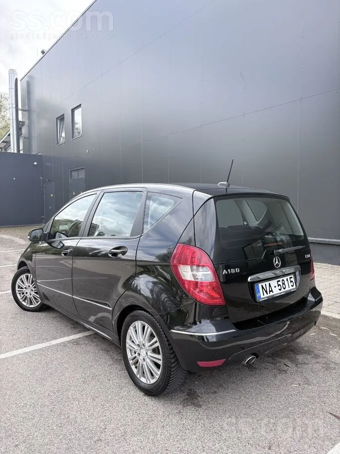 Mercedes-Benz A180 2012 photo 3