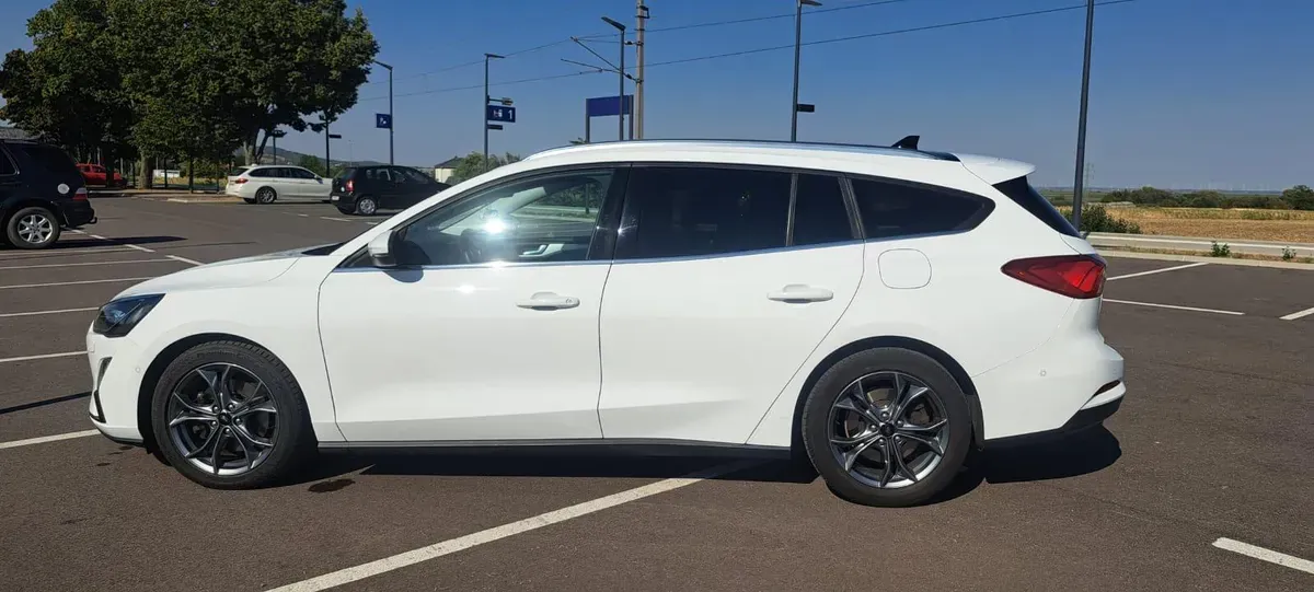Ford Focus 2019 photo 2
