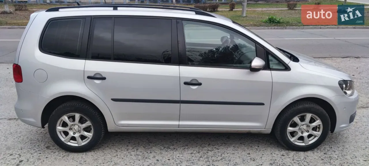 Volkswagen Touran 2010 photo 5
