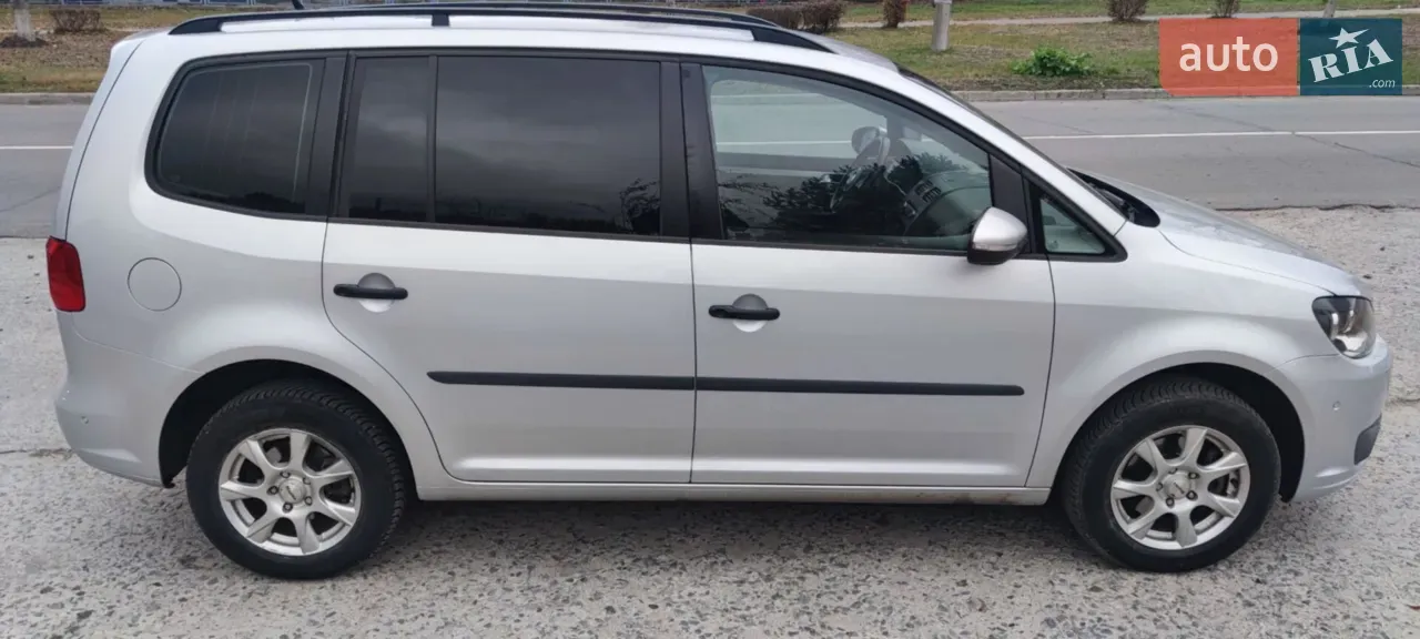 Volkswagen Touran 2010 photo 4