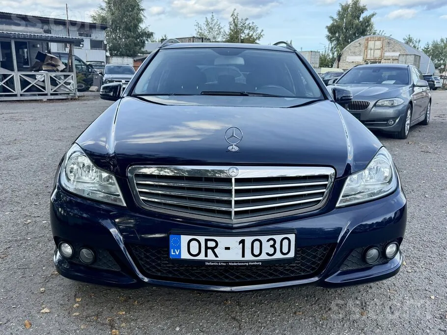 Mercedes-Benz C 180 2012 photo 2