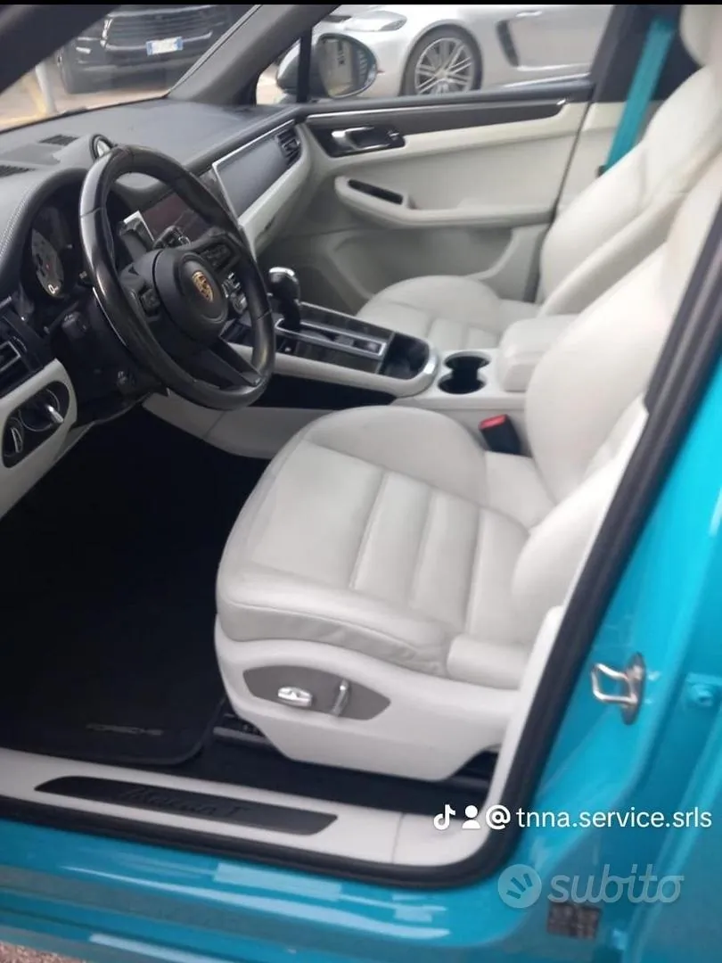 Porsche Macan T 2023 photo 2