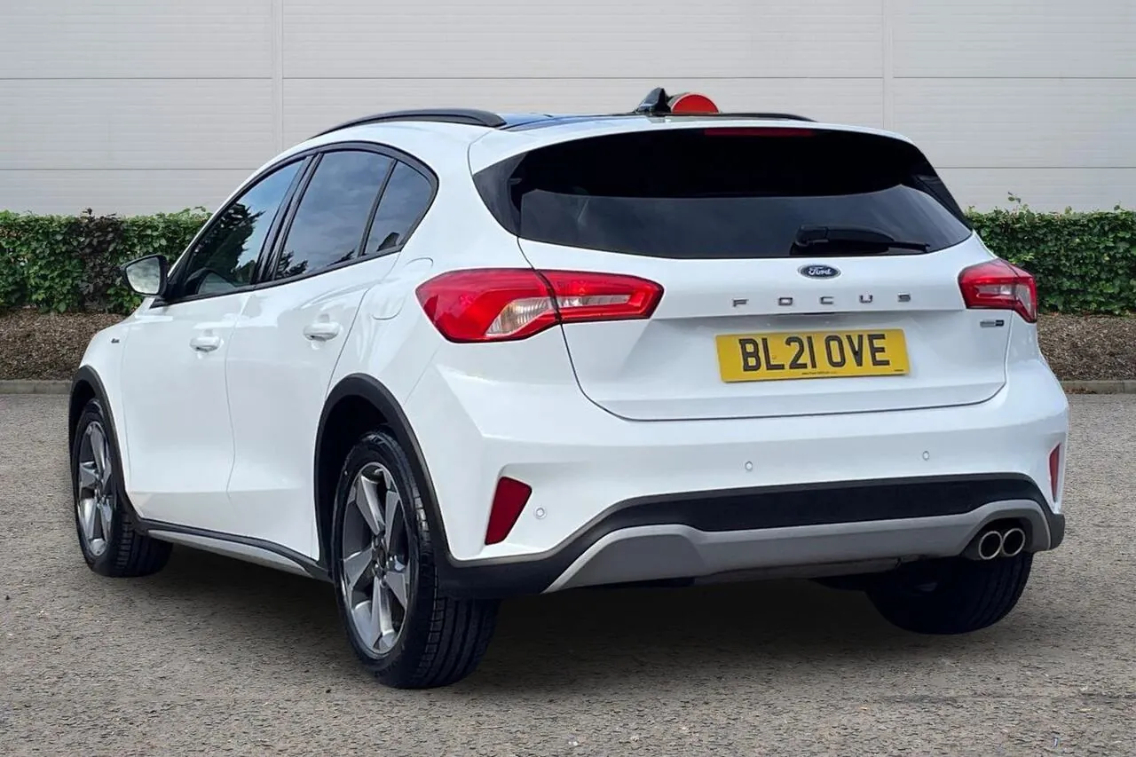 Ford Focus 2021 photo 2