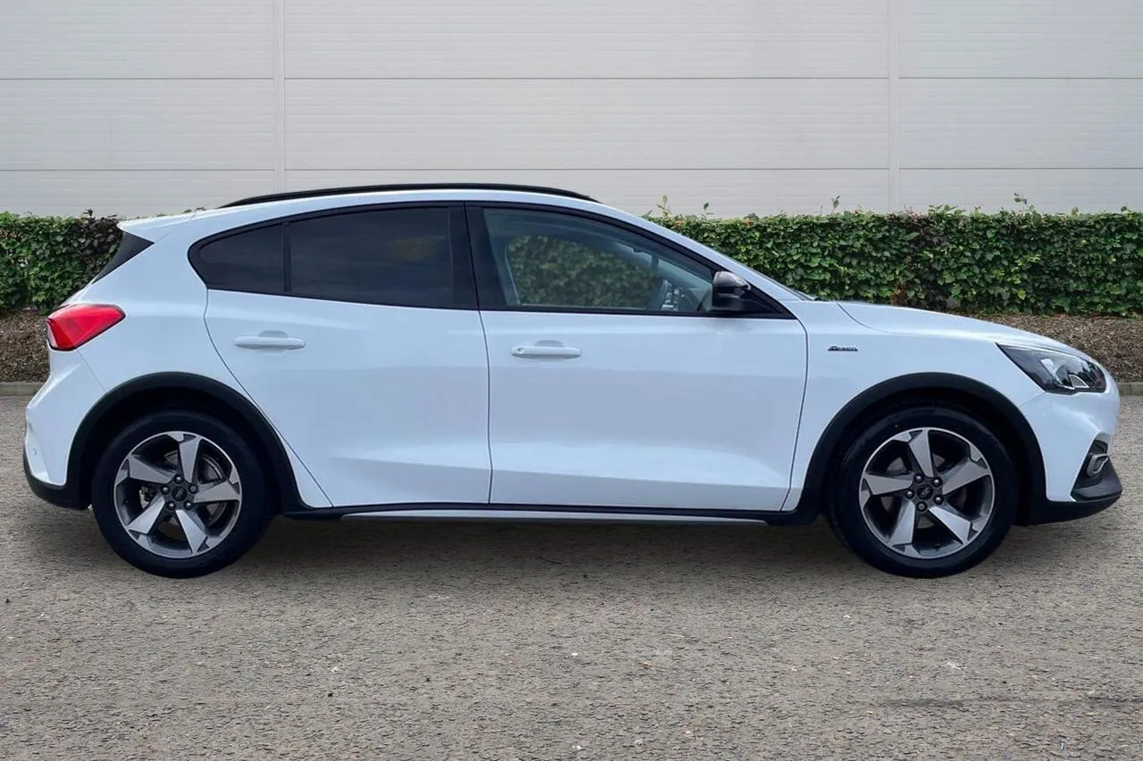 Ford Focus 2021 photo 3