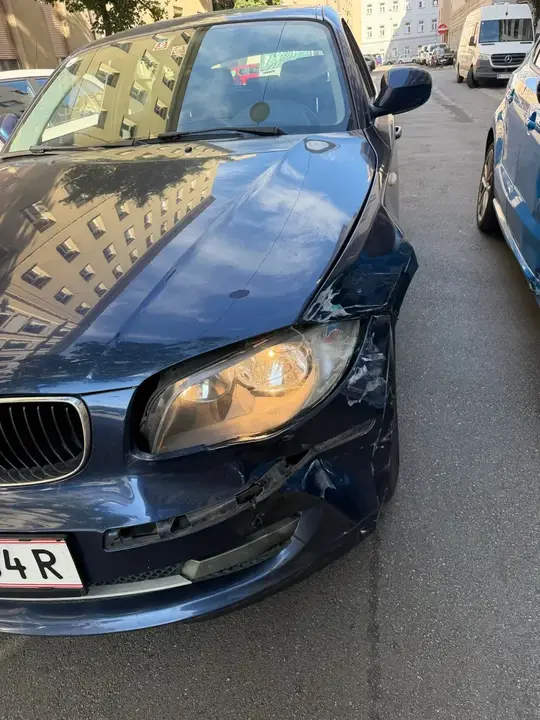 BMW 1 Series 2009 photo 2