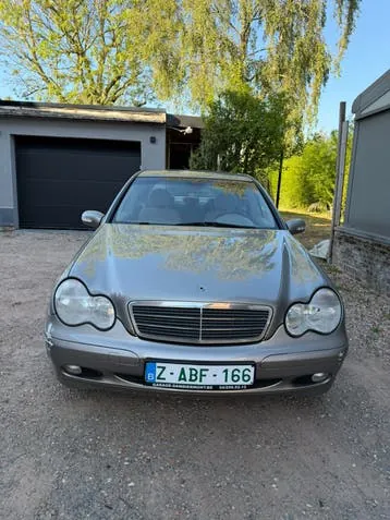 Mercedes-Benz C-Class 2002 photo 2