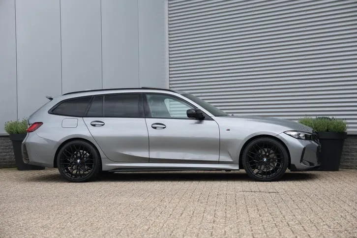 BMW 3-Serie 2025 photo 2