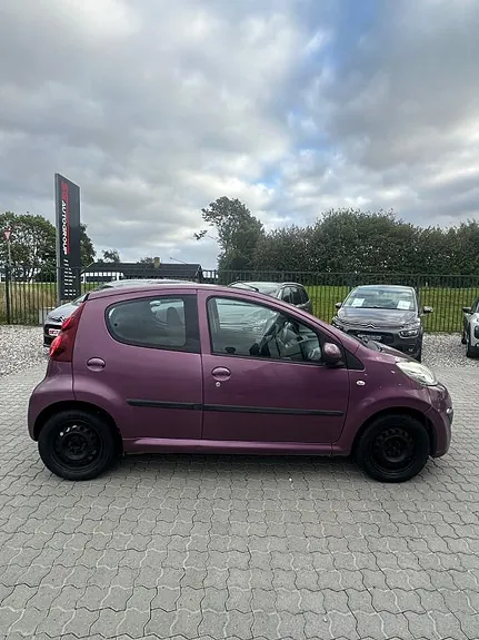Peugeot 107 2012 photo 4