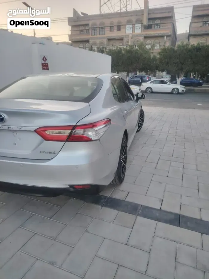 Toyota Camry 2020 photo 2