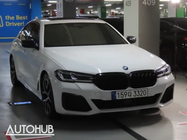 BMW 5 Series 2023 photo 2