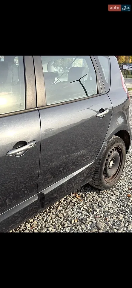 Renault Scenic 2011 photo 5