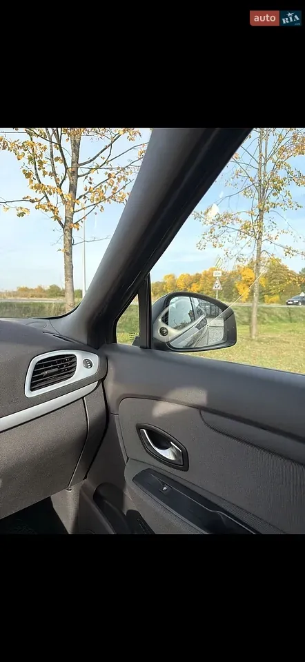 Renault Scenic 2011 photo 4
