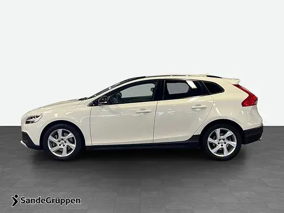 Volvo V40 Cross Country 2018 photo 2