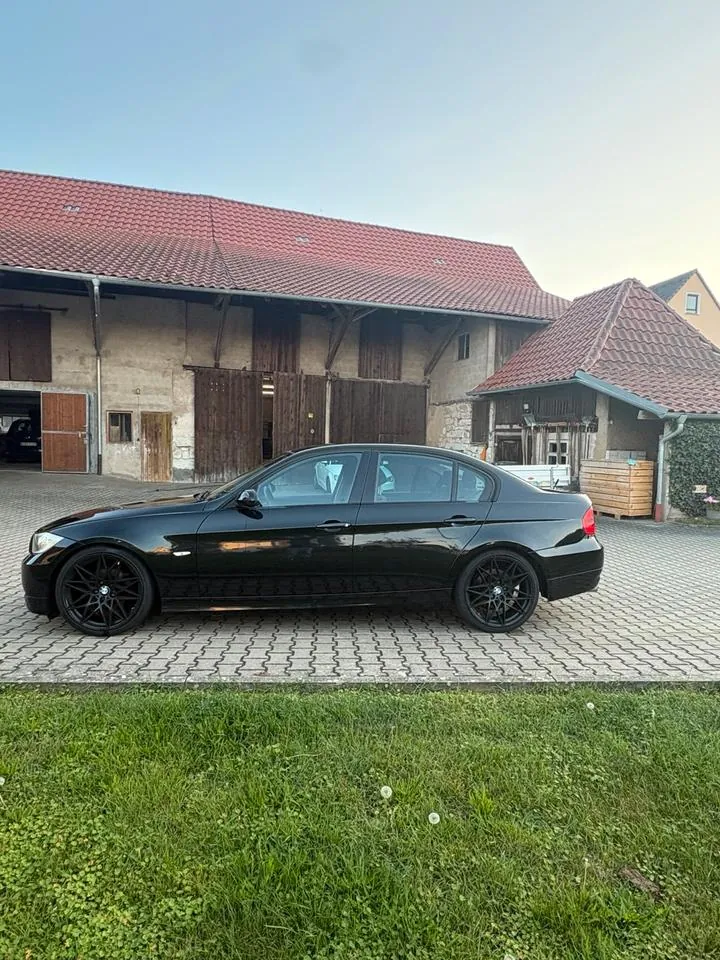 BMW 318I E90