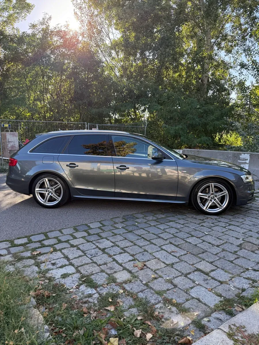 Audi A4 2012 photo 3