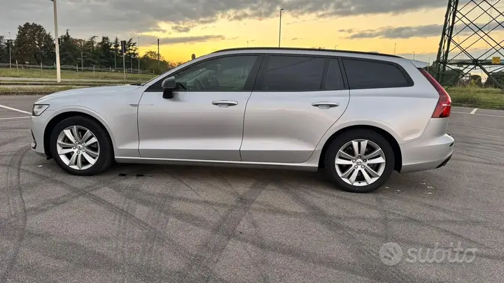 Volvo V60 2021 photo 4