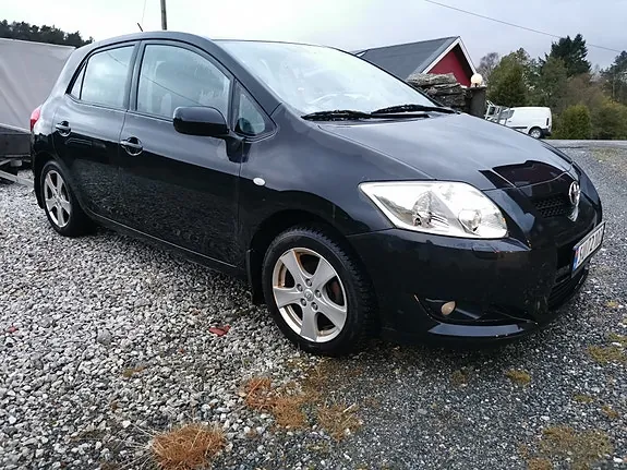 Toyota Auris 2009 photo 2
