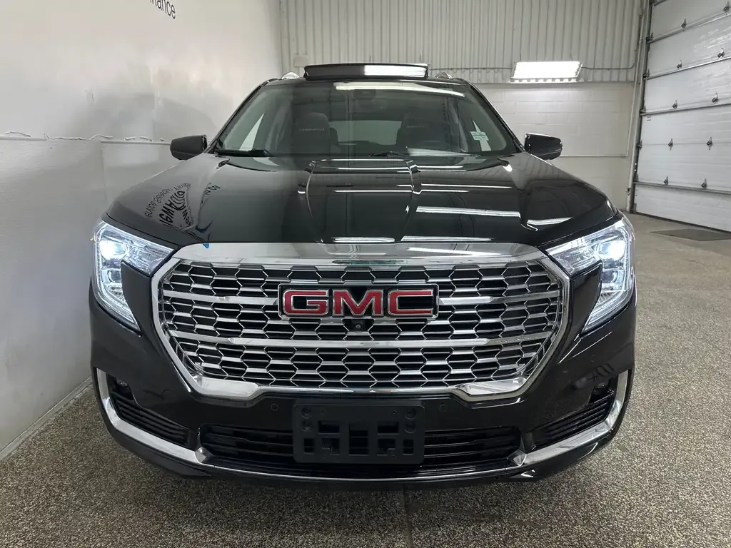 GMC Terrain 2024 photo 2