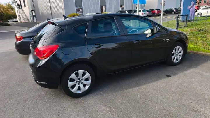 Opel Astra J
