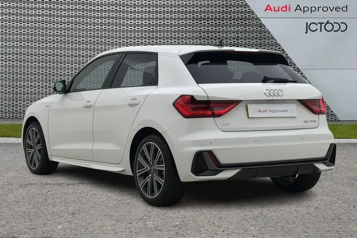 Audi A1 2026 photo 3