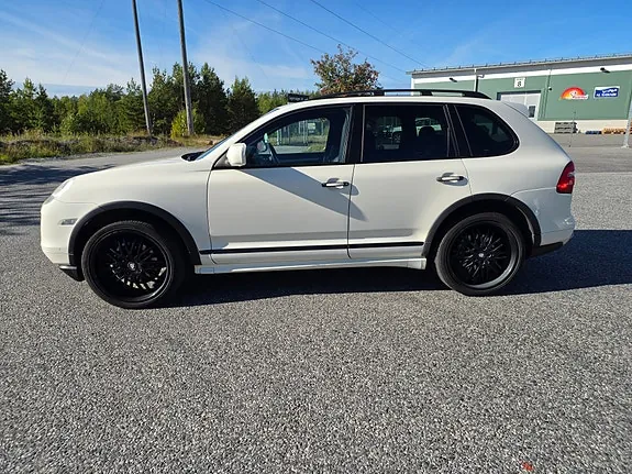 Porsche Cayenne 2010 photo 4