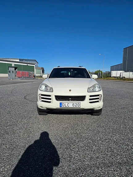 Porsche Cayenne 2010 photo 2