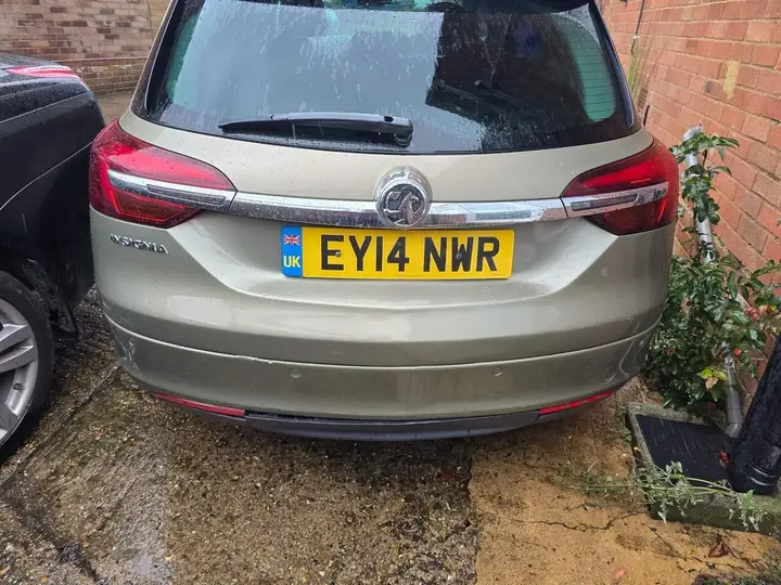 Vauxhall Insignia 2014 photo 3