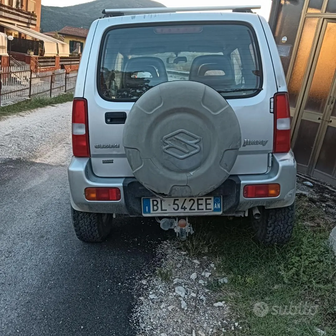 Suzuki Jimny 2000 photo 2
