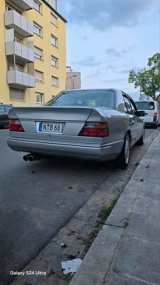 Mercedes-Benz W124
