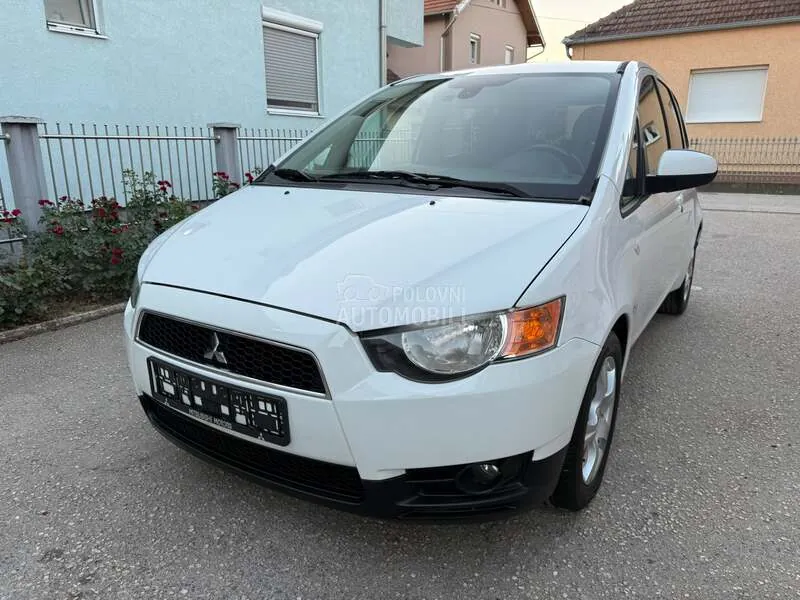 Mitsubishi Colt 2011 photo 5