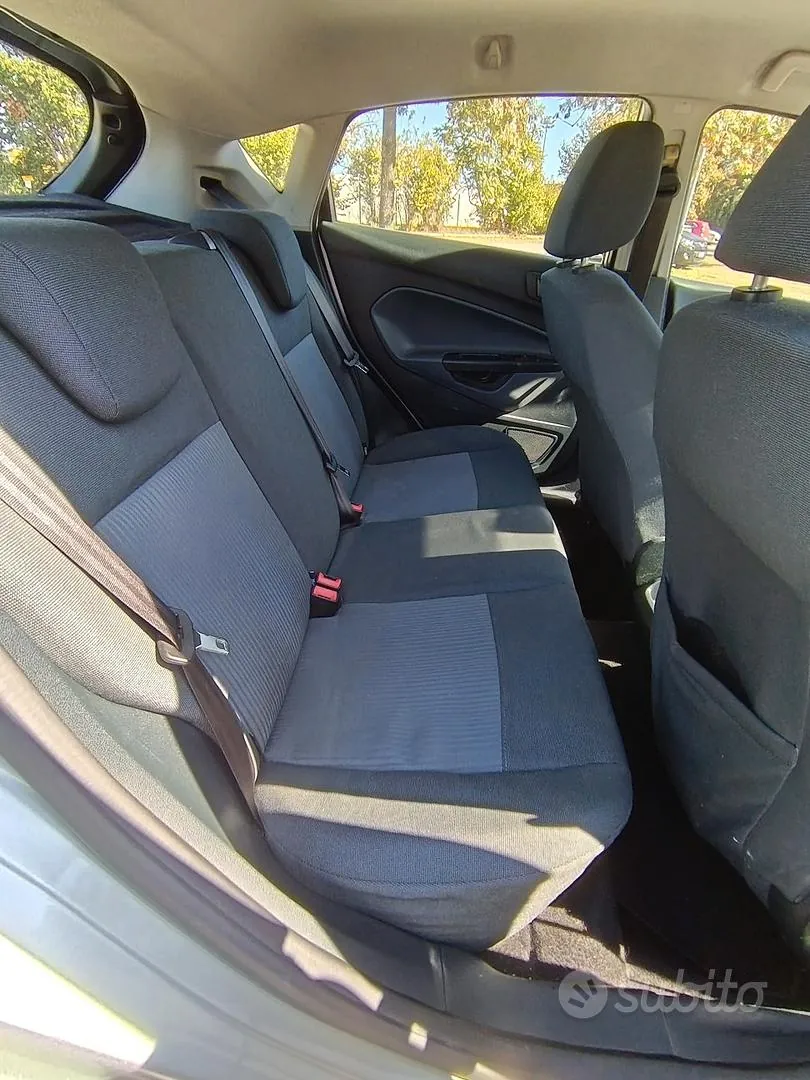 Ford Fiesta 2011 photo 5