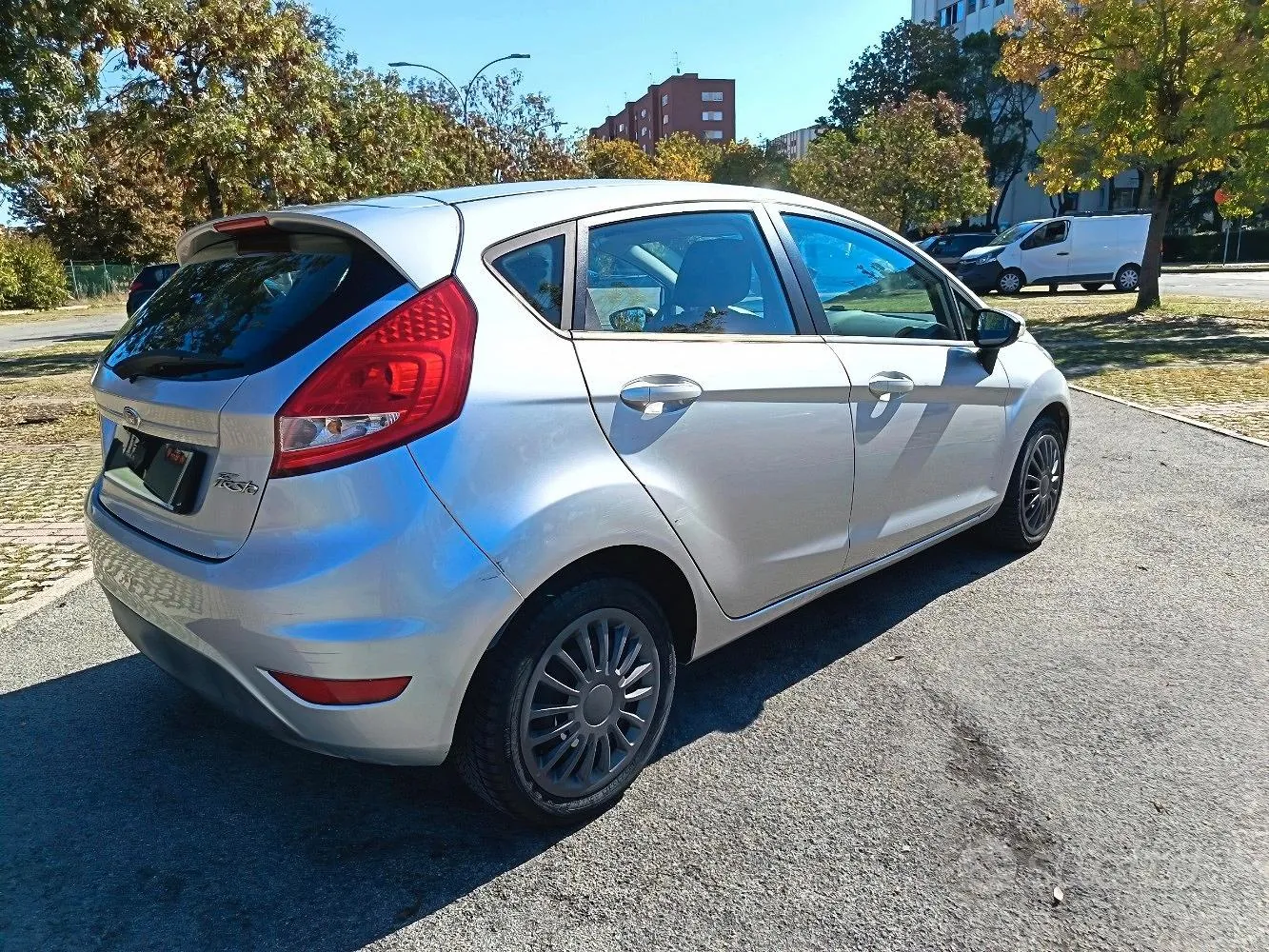 Ford Fiesta 2011 photo 2