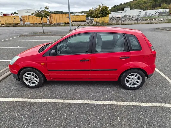 Ford Fiesta 2003 photo 4