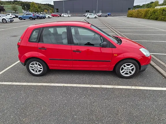 Ford Fiesta 2003 photo 2