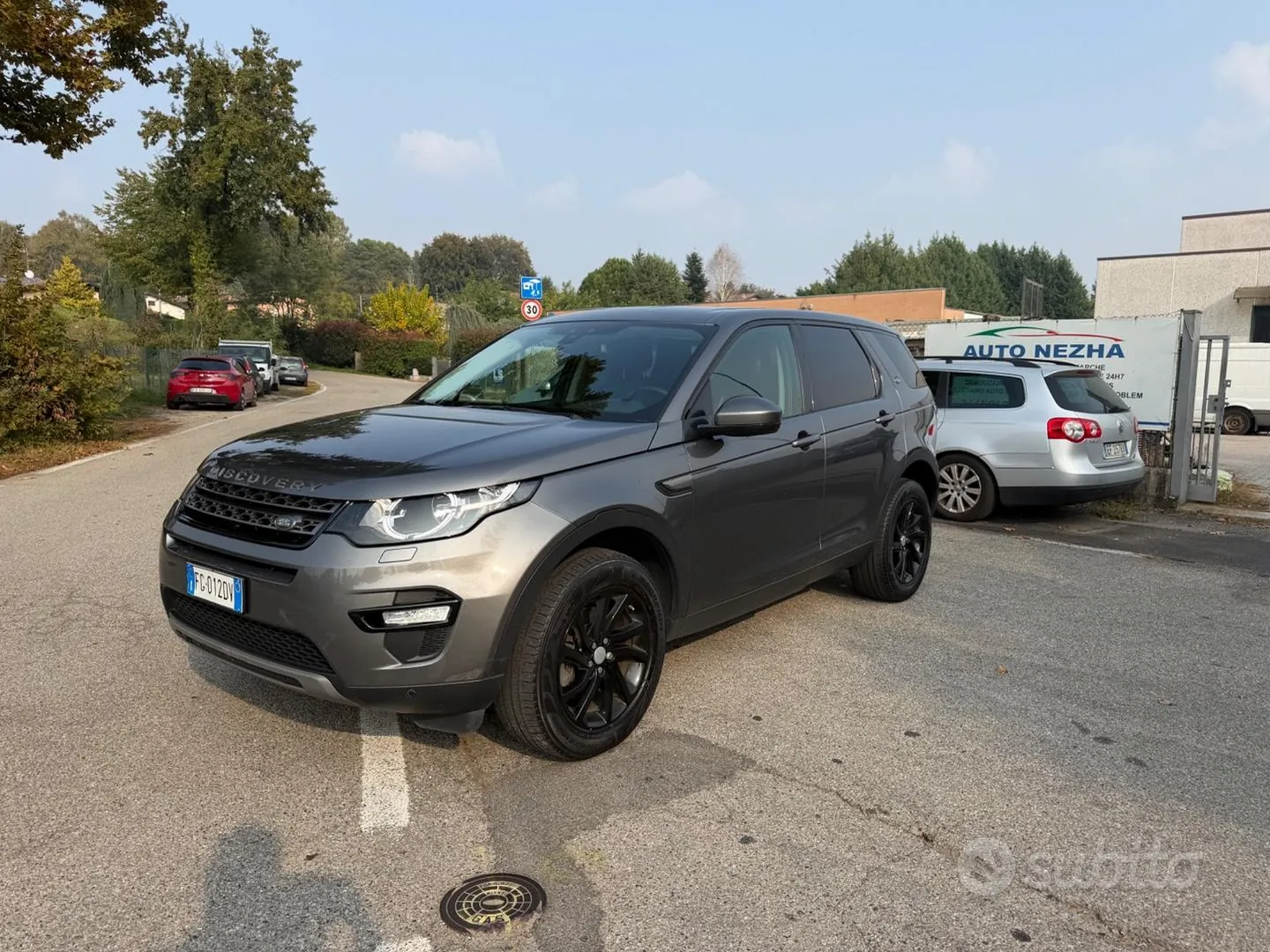 Land Rover Discovery Sport 2016 photo 2