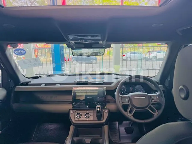 Land Rover Defender 2026 photo 5