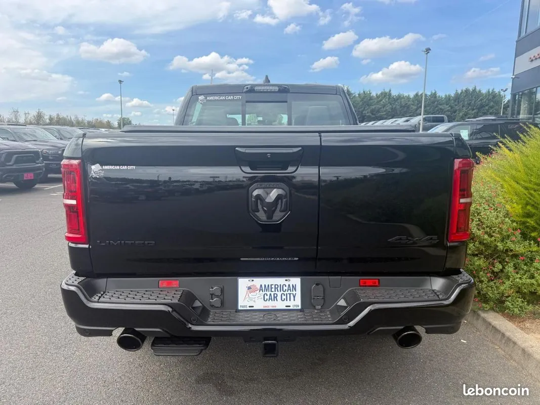 Dodge Ram 1500 Crew Cab Night Edition 2026 photo 5