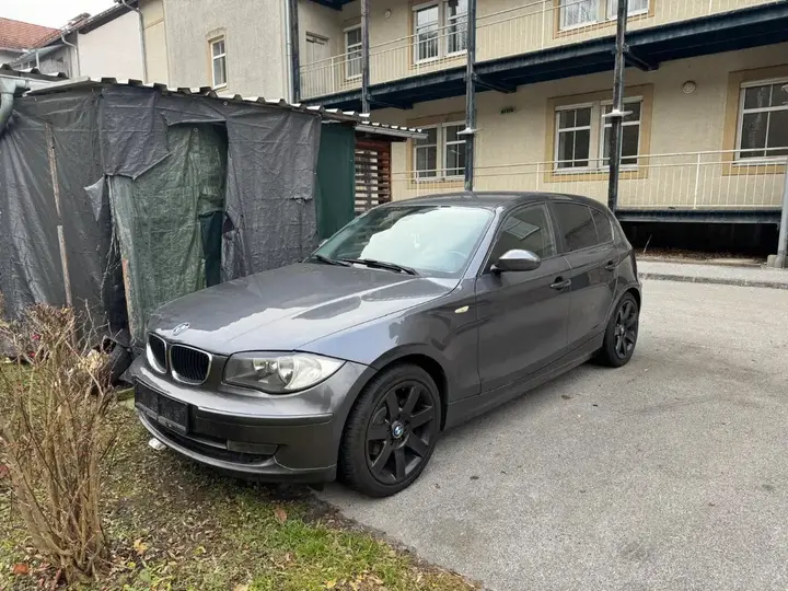 BMW 1 Series 2007 photo 2