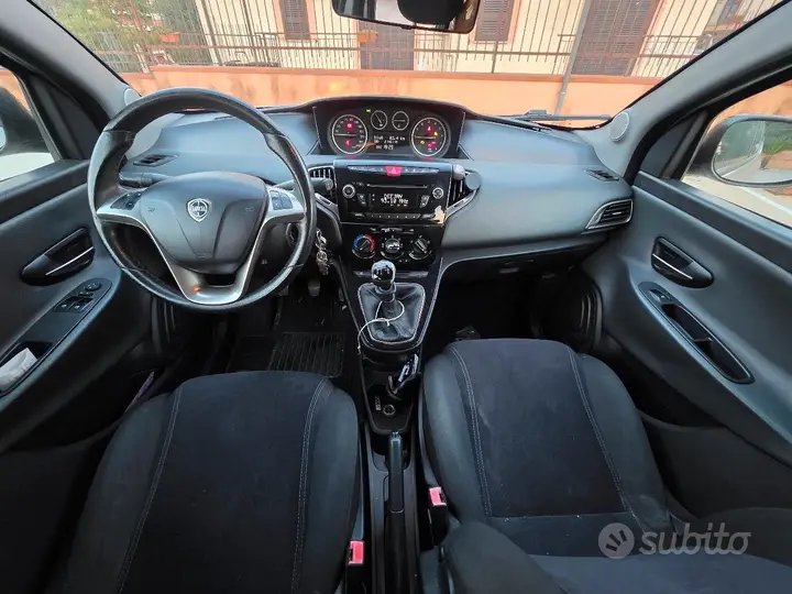 Lancia Ypsilon 2017 photo 4