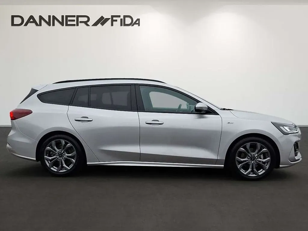 Ford Focus 2024 photo 3