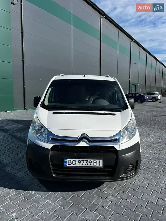 Citroen Jumpy 2012 photo 2