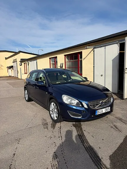 Volvo V60 2012 photo 2