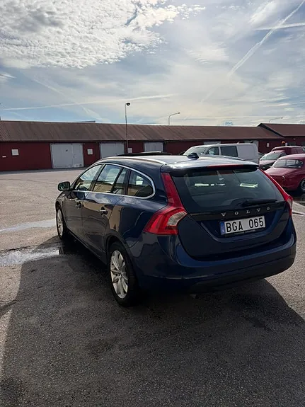Volvo V60 2012 photo 3
