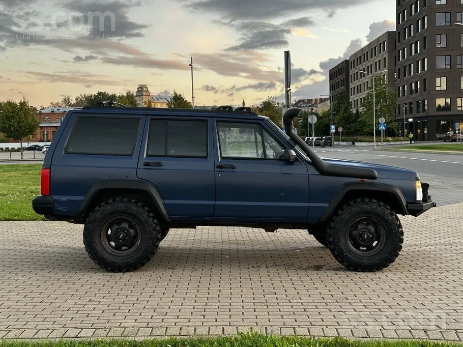 Jeep Cherokee 1996 photo 2