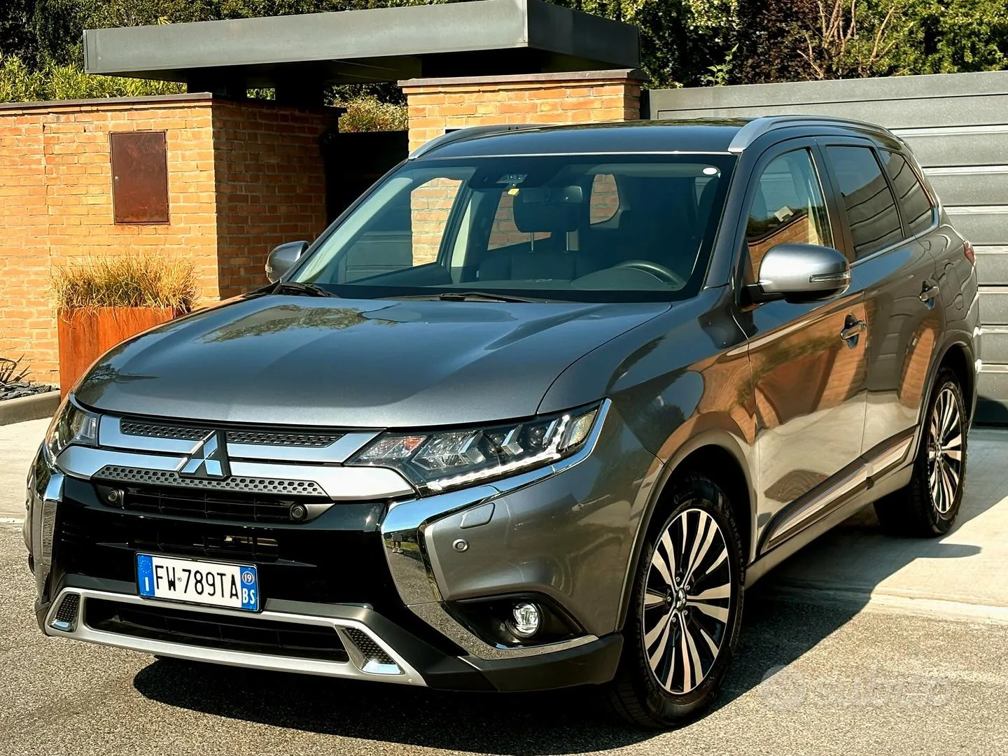 Mitsubishi Outlander 2019 photo 2