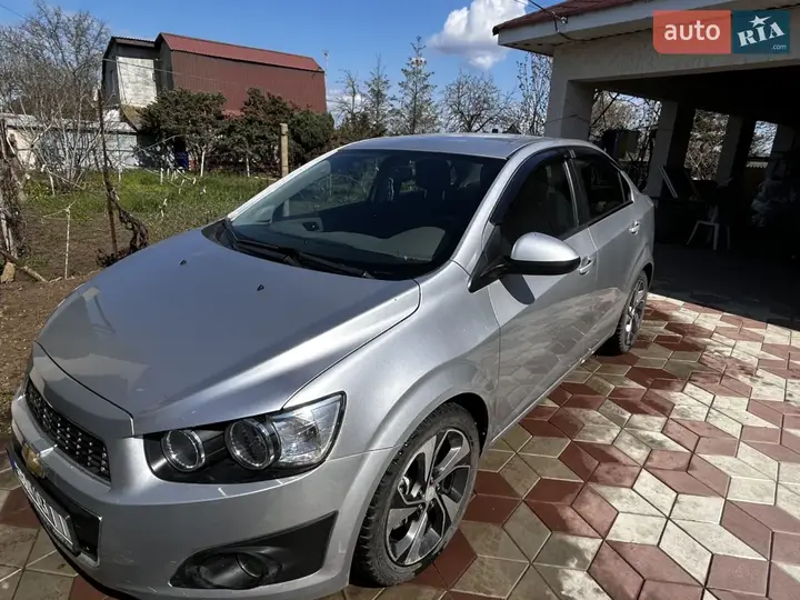 Chevrolet Sonic 2016 photo 3
