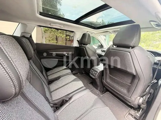 Peugeot 5008 2018 photo 2