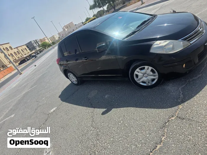 Nissan Tiida 2012 photo 4