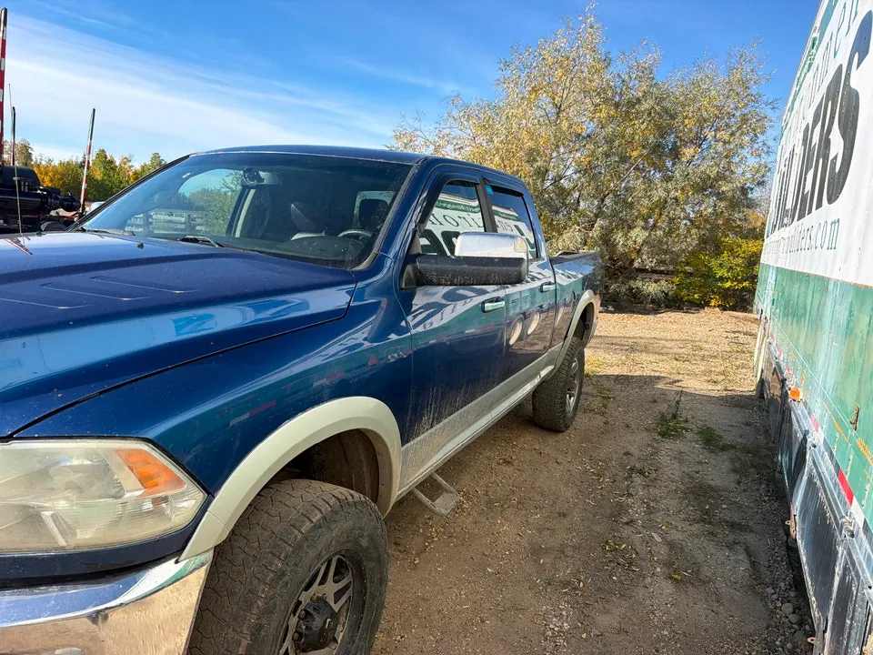 Dodge Ram 3500 2011 photo 2