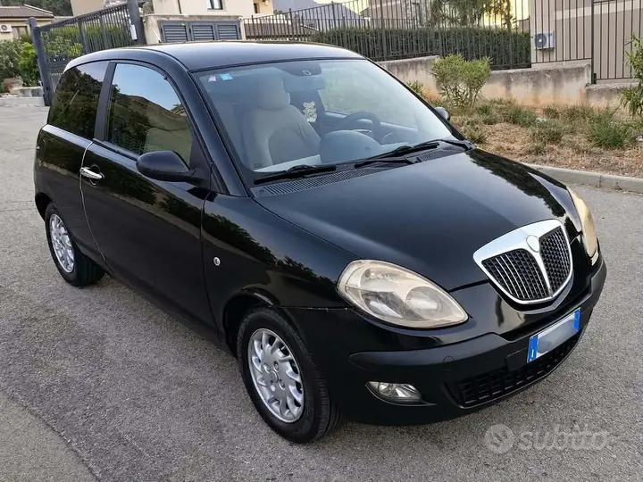 Lancia Ypsilon